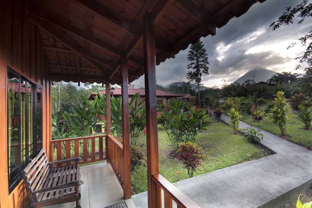 Romantic Cabin, 1 King Bed photo 2