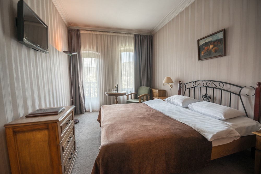 Standard Double Room, 1 King Bed, Balcony, City View photo 1