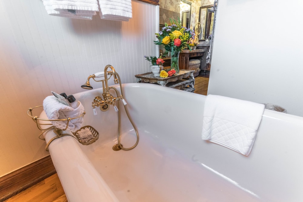 The Queen Anne Suite photo 3
