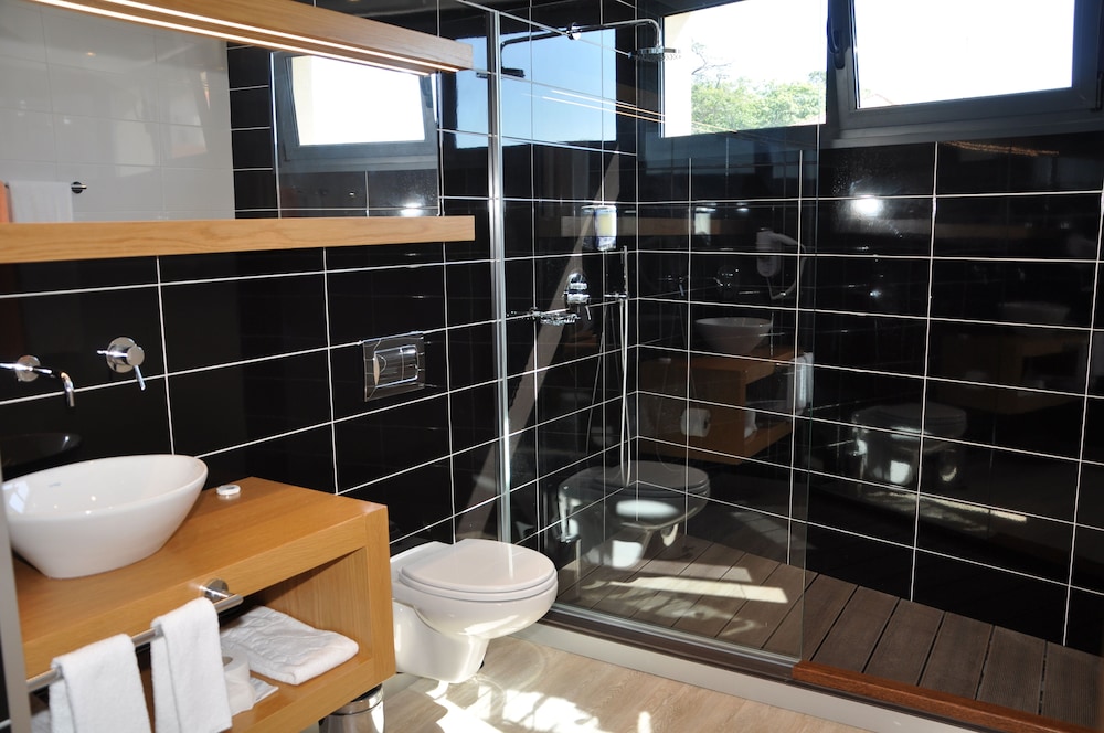 Standard Double Room, Partial Sea View photo 3