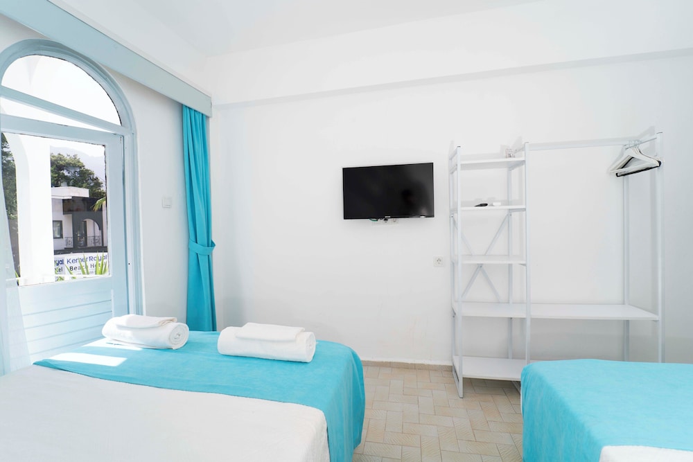 Deluxe Room - Photo 15