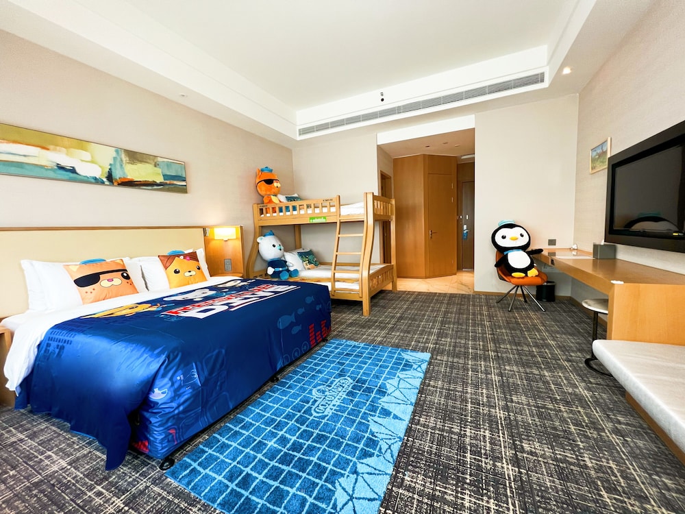 Family Room, Multiple Beds - Photo 1