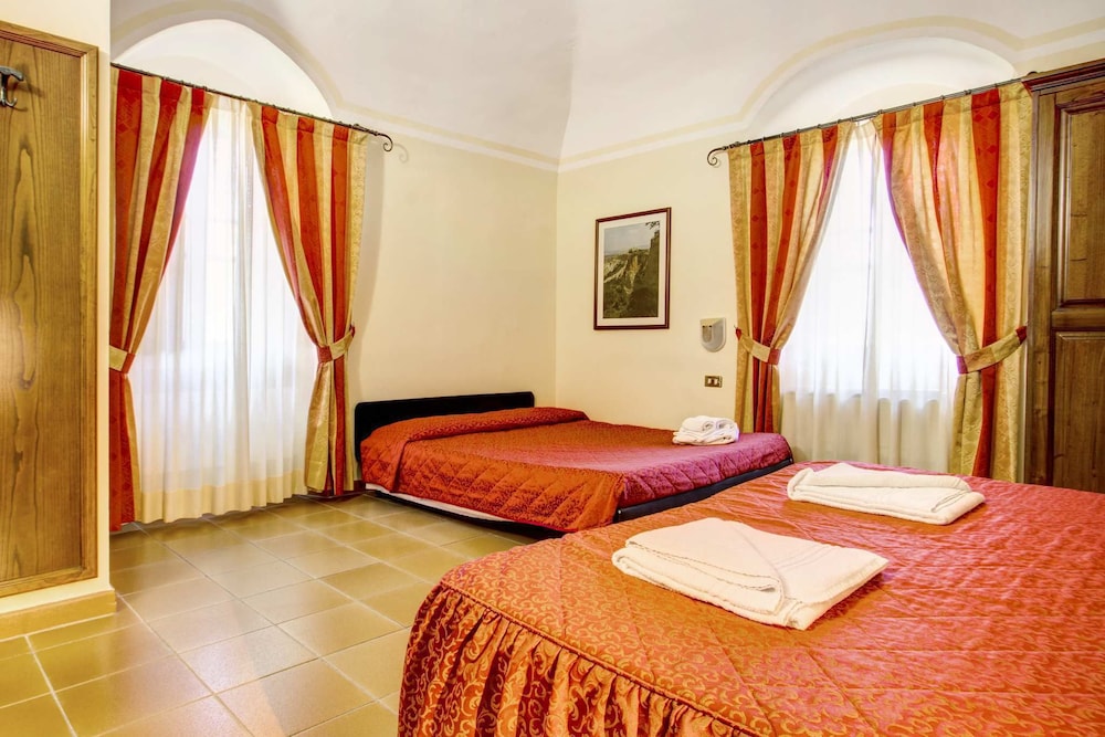 Triple Room photo 2