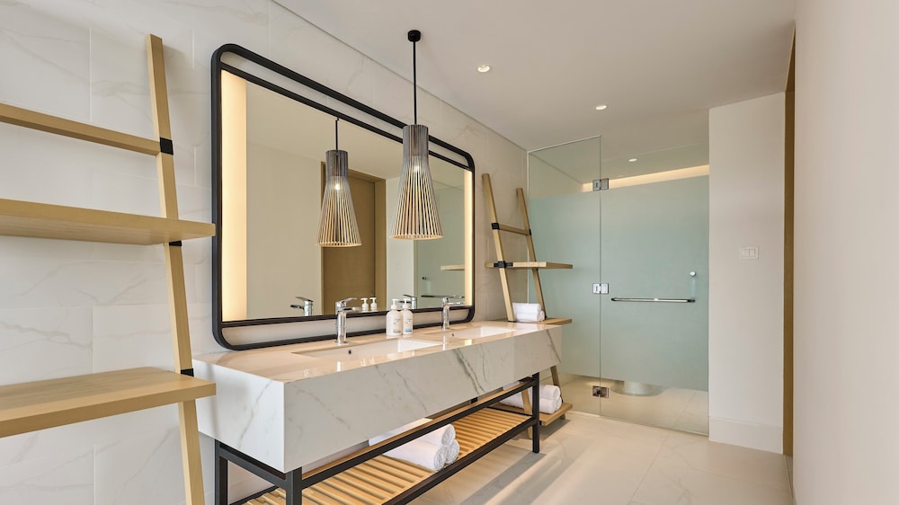 Suite, 1 King Bed, Pool Access - Photo 9