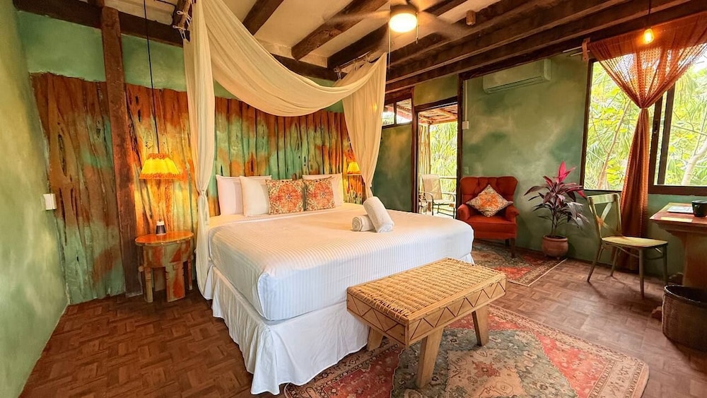 Deluxe Room, Balcony