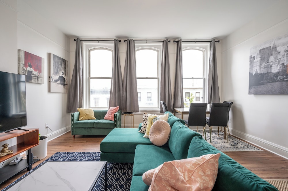 Condo, 2 Queen Beds, Balcony, City View (The Heart of Madison 3 )