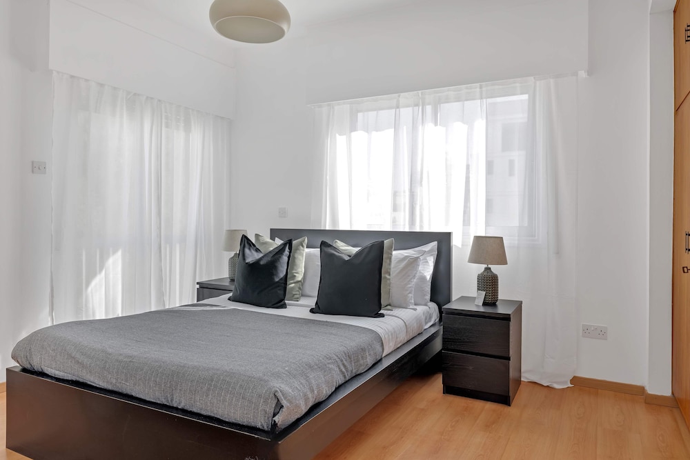 Luxury Apartment photo 3