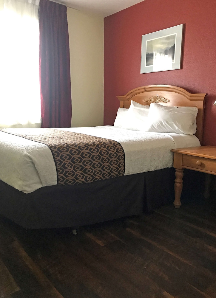 Deluxe Suite, 2 Queen Beds, Non Smoking, Balcony - Photo 5