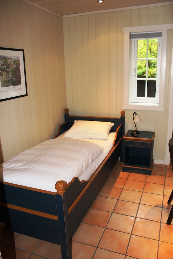 Single Room photo 3