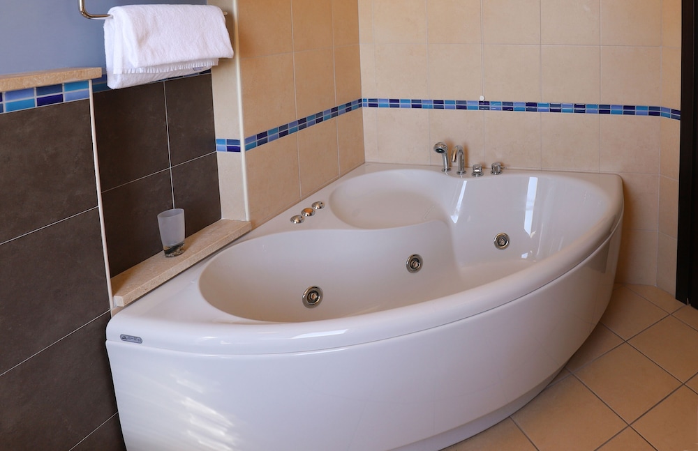 Junior Suite, Jetted Tub, Sea View - Photo 11