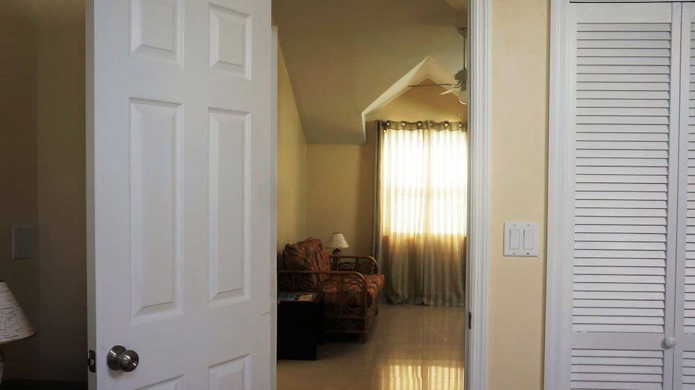 Deluxe Studio Suite, 2 Bedrooms, Kitchenette photo 3