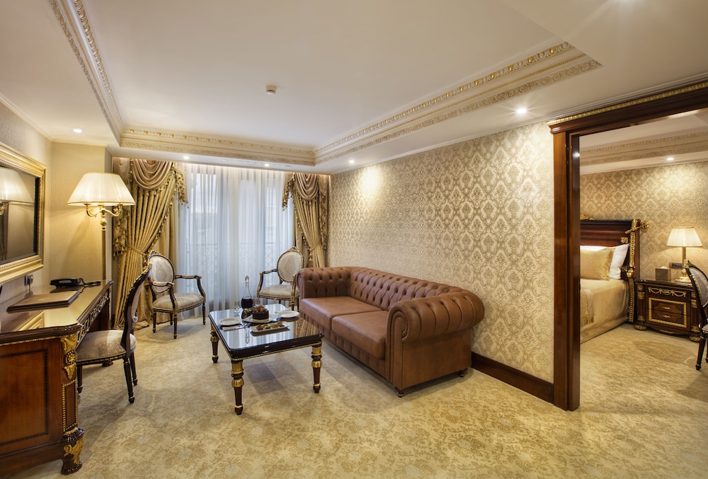 Senior Suite