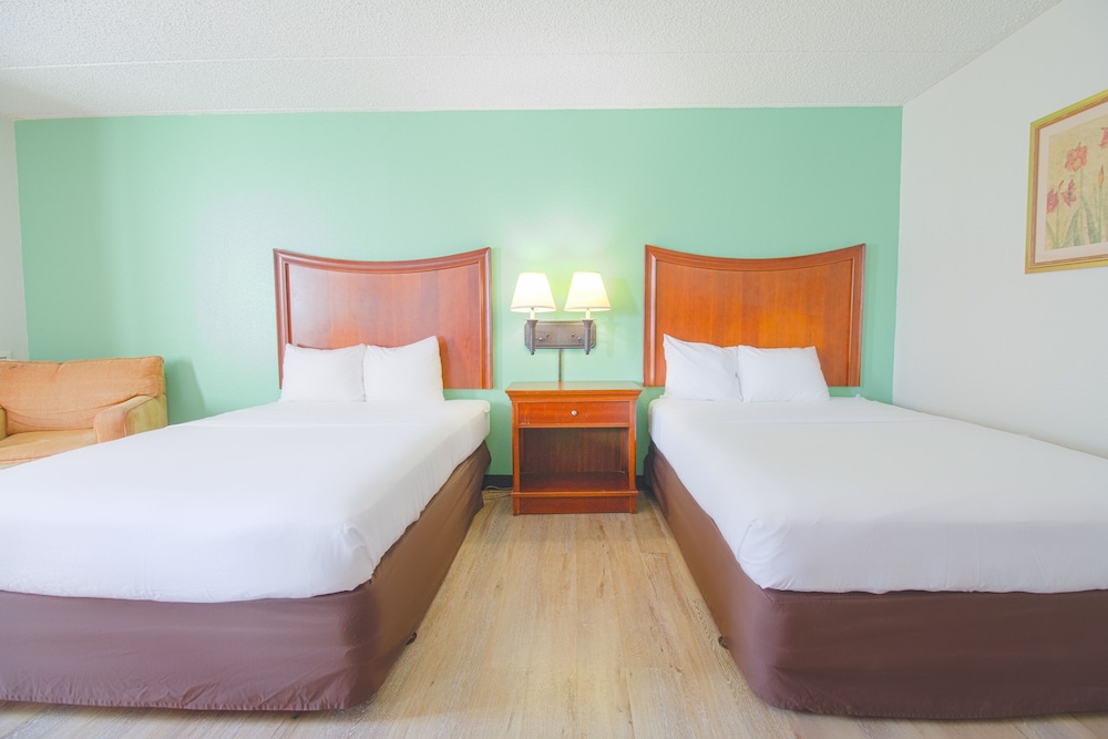 Room, 2 Double Beds, Kitchenette - Photo 4