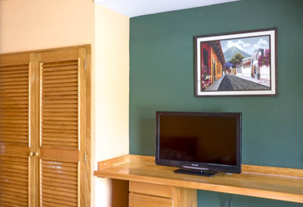 Standard Room (4 Double Beds) photo 2