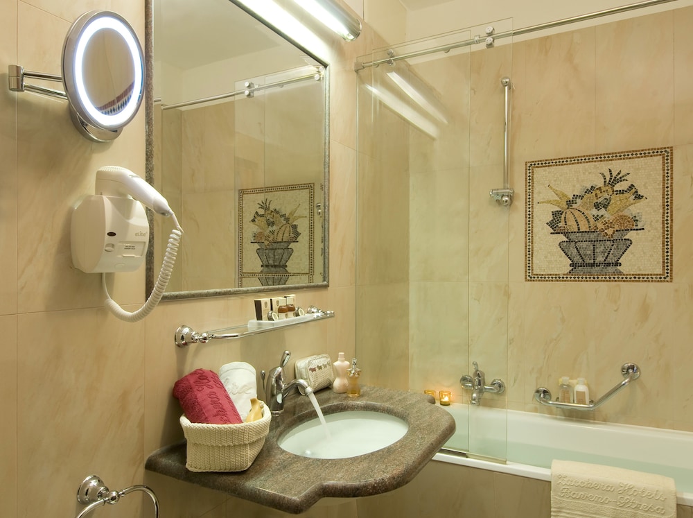 STANDARD double room, on the back without view - Photo 4
