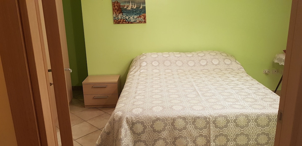 Double Room (Private External Bathroom) photo 2