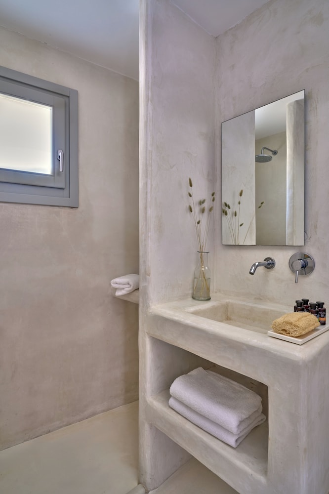 Family Suite, Private Pool, Sea View - Photo 4