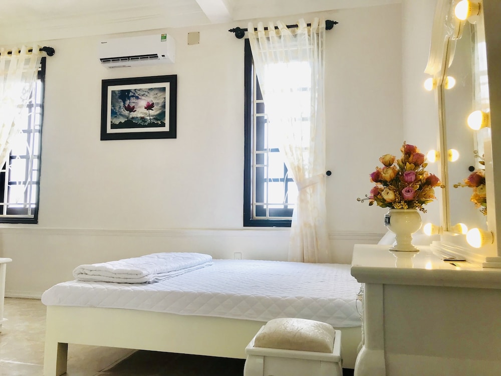 Panoramic Double Room Single Use, 1 King Bed photo 2