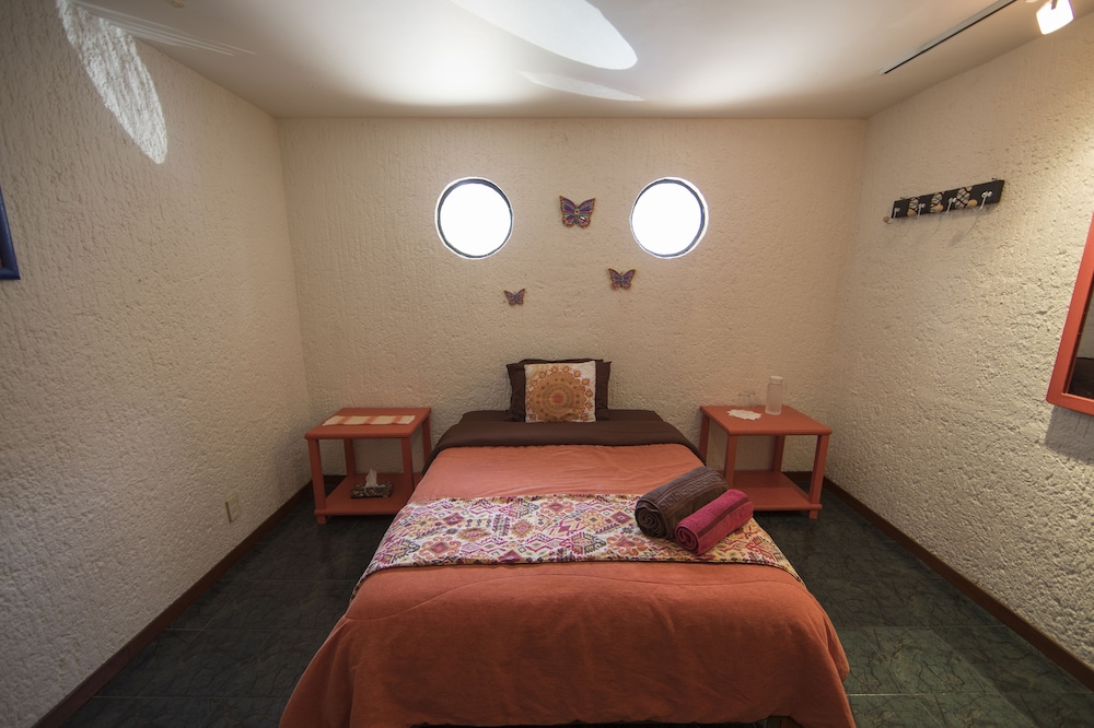 Standard Room, 1 Double Bed (Shared bathroom) photo 1