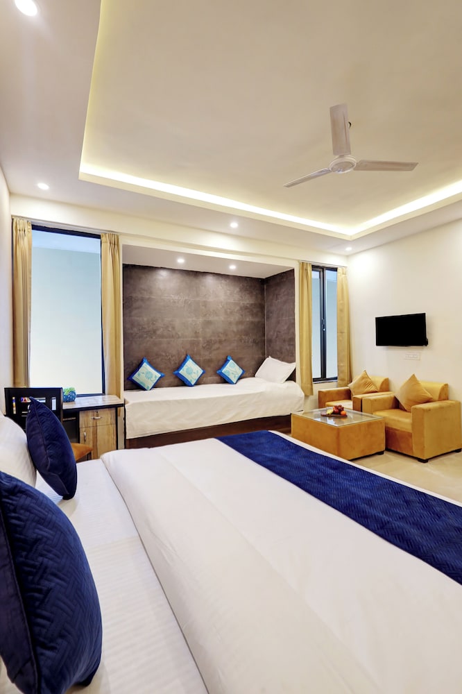 Suite - Photo 7