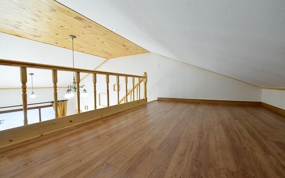 Room (#202, Ondol) photo 2