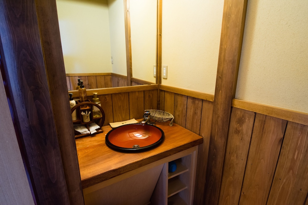 Wakeari Shogetsuro (No view, Japanese Style Room, no shower, shared bath)(6 years old and over) photo 3
