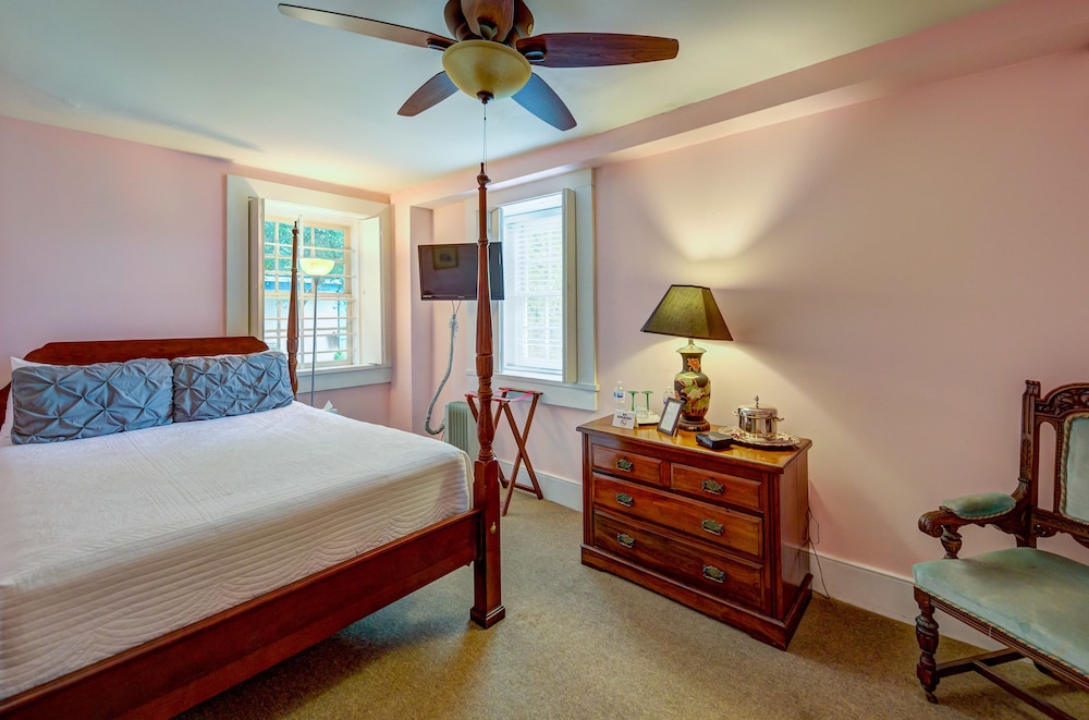 Little Annie Room photo 2