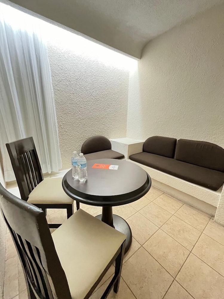Junior Suite, 2 Double Beds - Photo 9