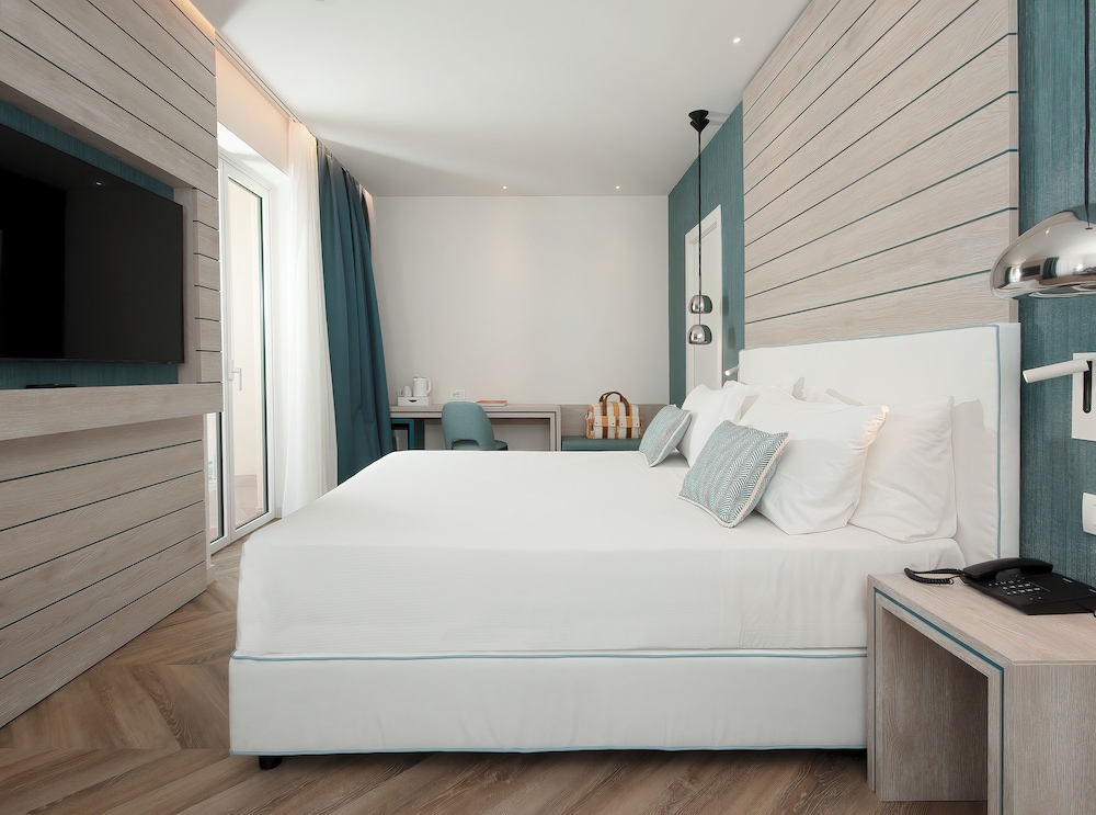 Family Room, 1 Queen Bed with Sofa bed
