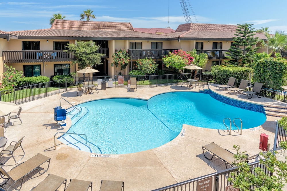 Basic Condo, 1 King Bed With Sofa Bed, Balcony, Pool View