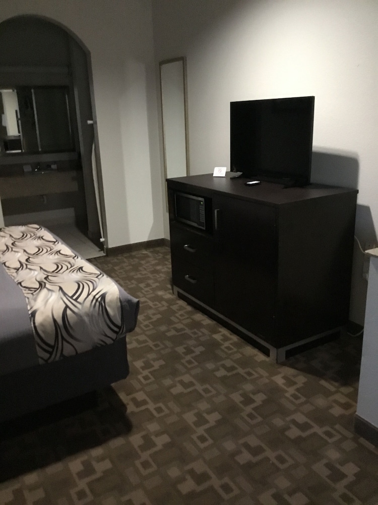 Basic Single Room - Photo 3