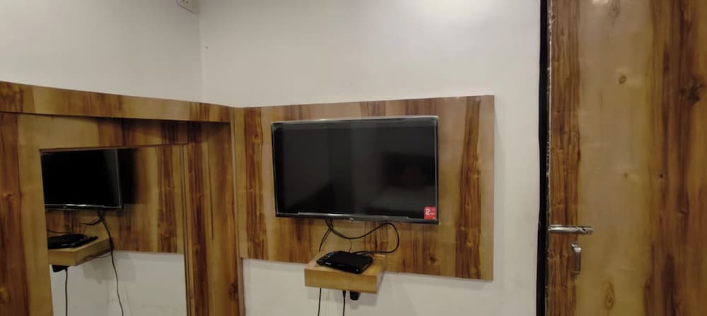 Family Room photo 3
