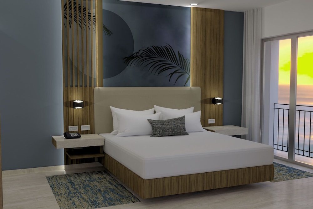 Suite, 1 Bedroom, Oceanfront - Photo 2