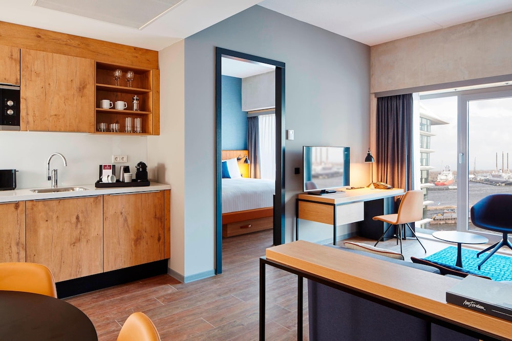 Suite, 1 Queen Bed, Harbor View