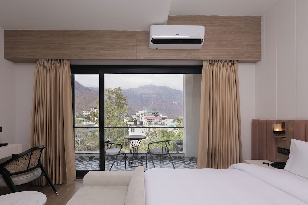 Luxury Suite, River View
