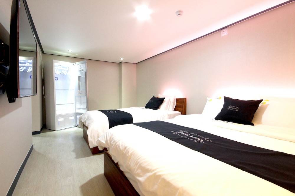 Suite - Photo 6