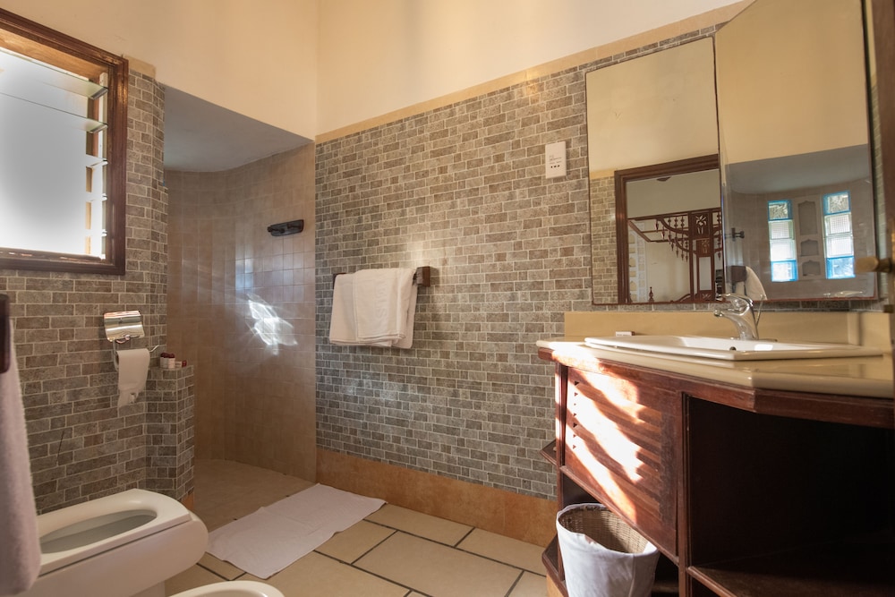Room, Partial Sea View - Photo 5