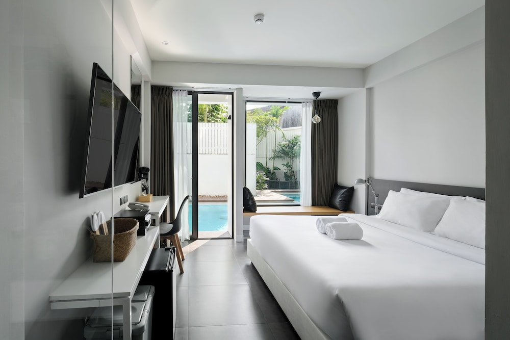 Double Room- Pool Access - Photo 1