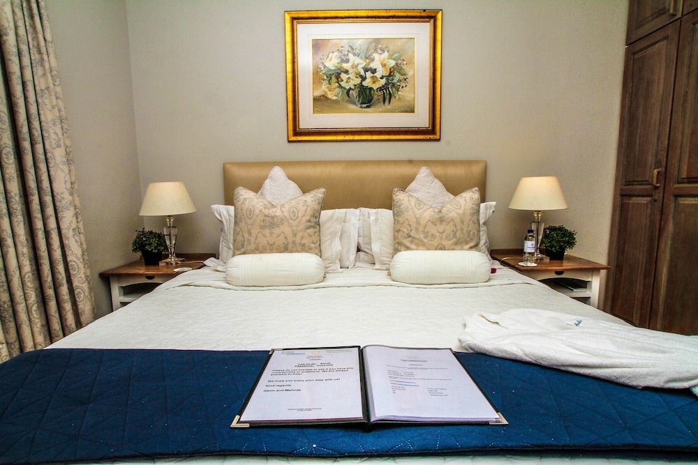 Cowrie Room photo 1