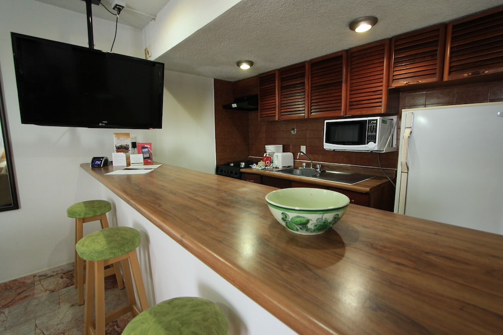 Ocean Front Suite - Photo 9