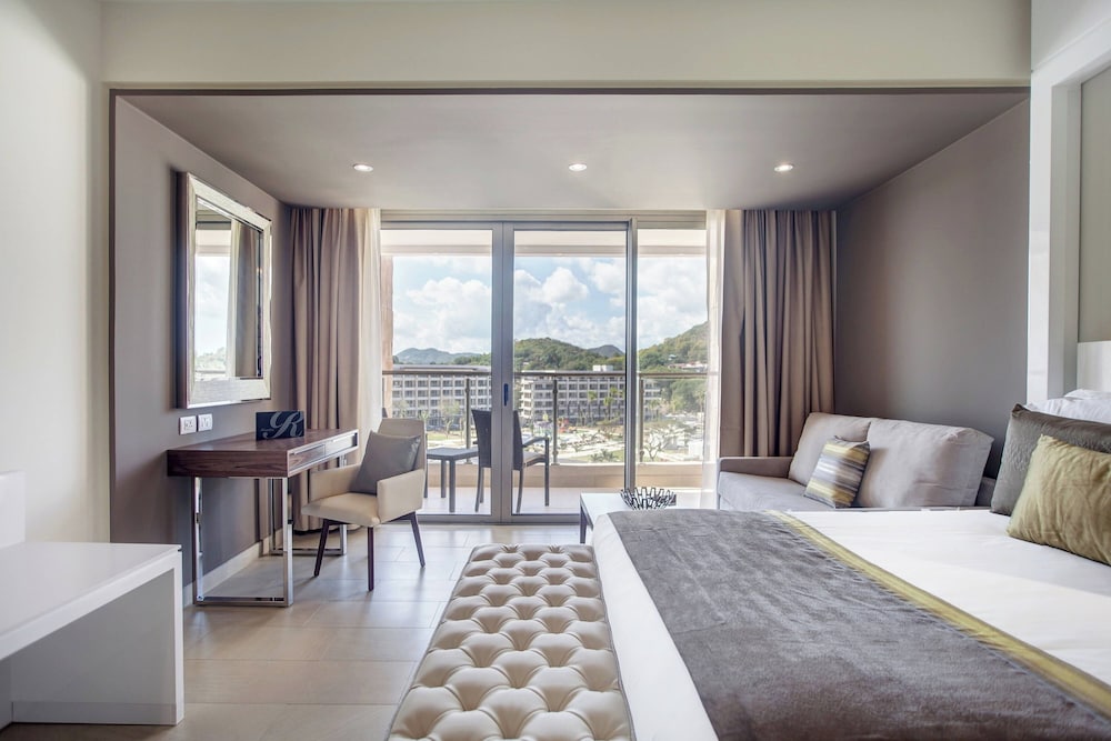 Luxury Junior Suite Ocean View - Photo 22