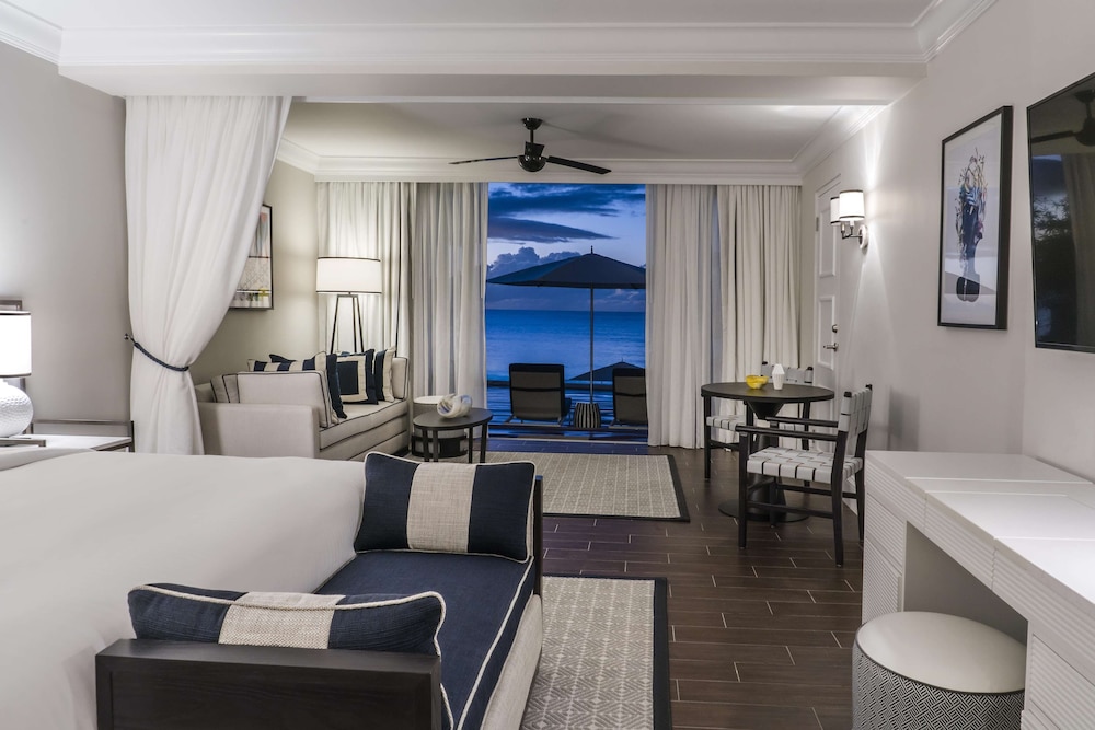 Suite, 1 King Bed, Beachfront - Photo 13