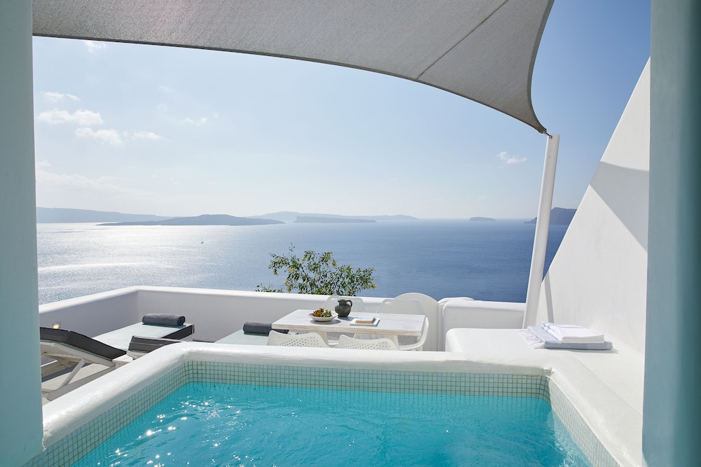 Deluxe Villa with Outdoor Private Heated Pool and Caldera View - Photo 20