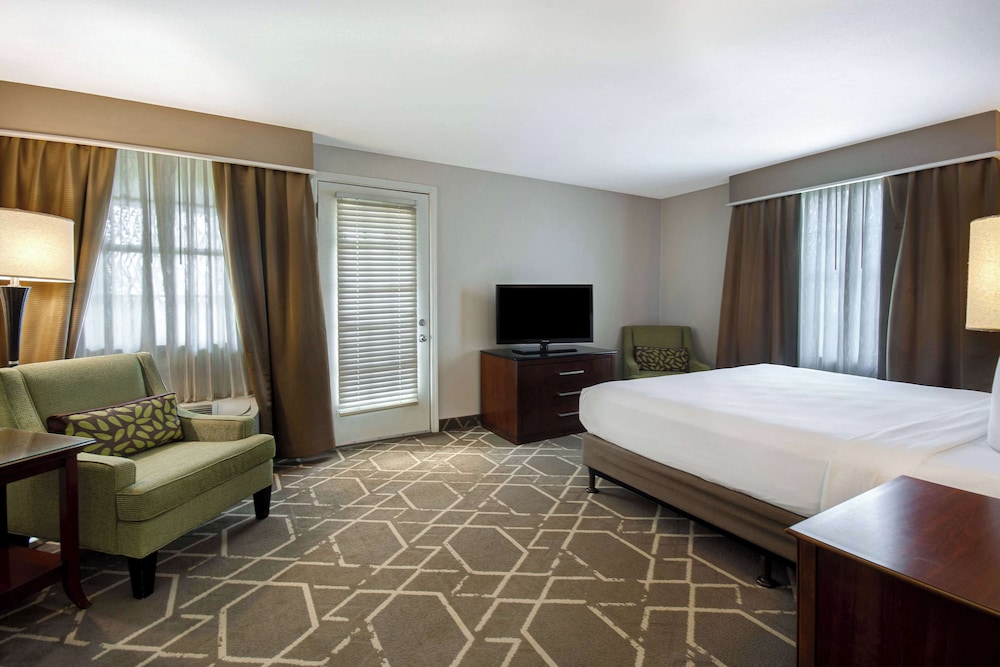 Suite, 1 Bedroom, Non Smoking (1 King Bed) - Photo 1