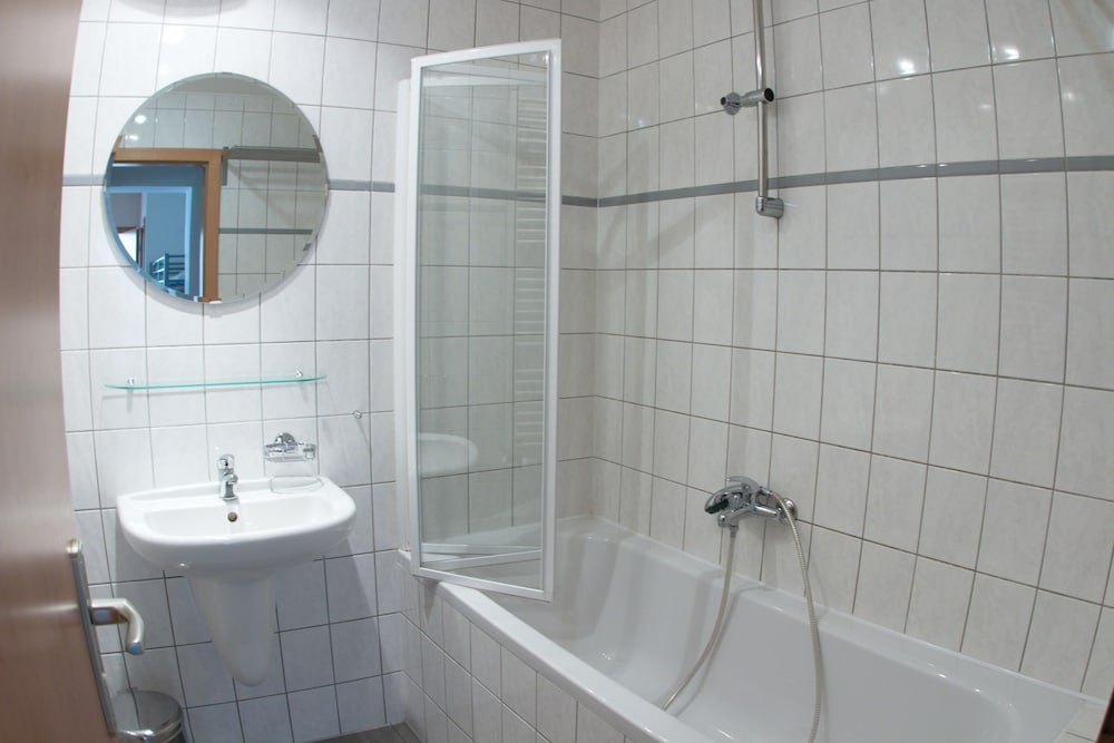Apartment, 3 Bedrooms, Kitchenette photo 2