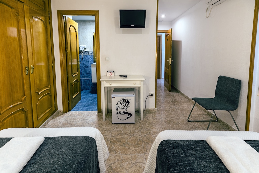 Double or Twin Room photo 3
