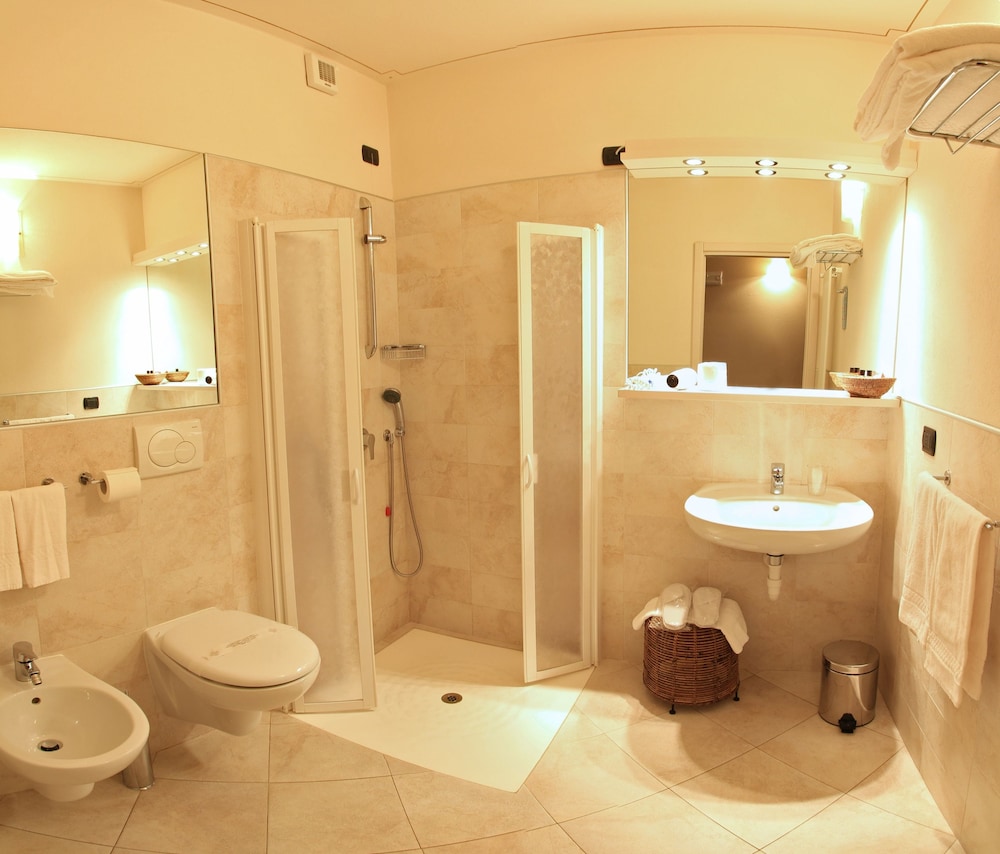 Standard Double Room - Photo 3