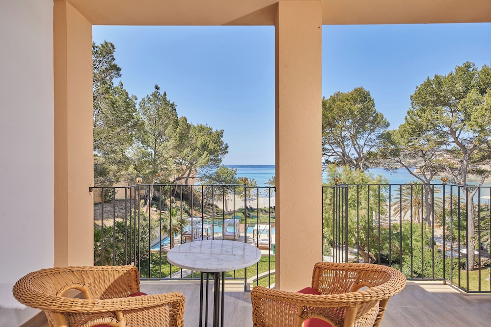 Deluxe Double Room, Terrace, Sea View (Preferred Club) thumbnail 5