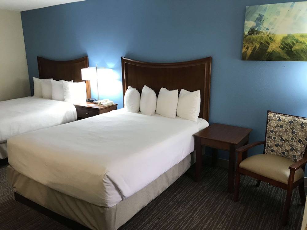Standard Room, 2 Queen Beds, Non Smoking, Jetted Tub