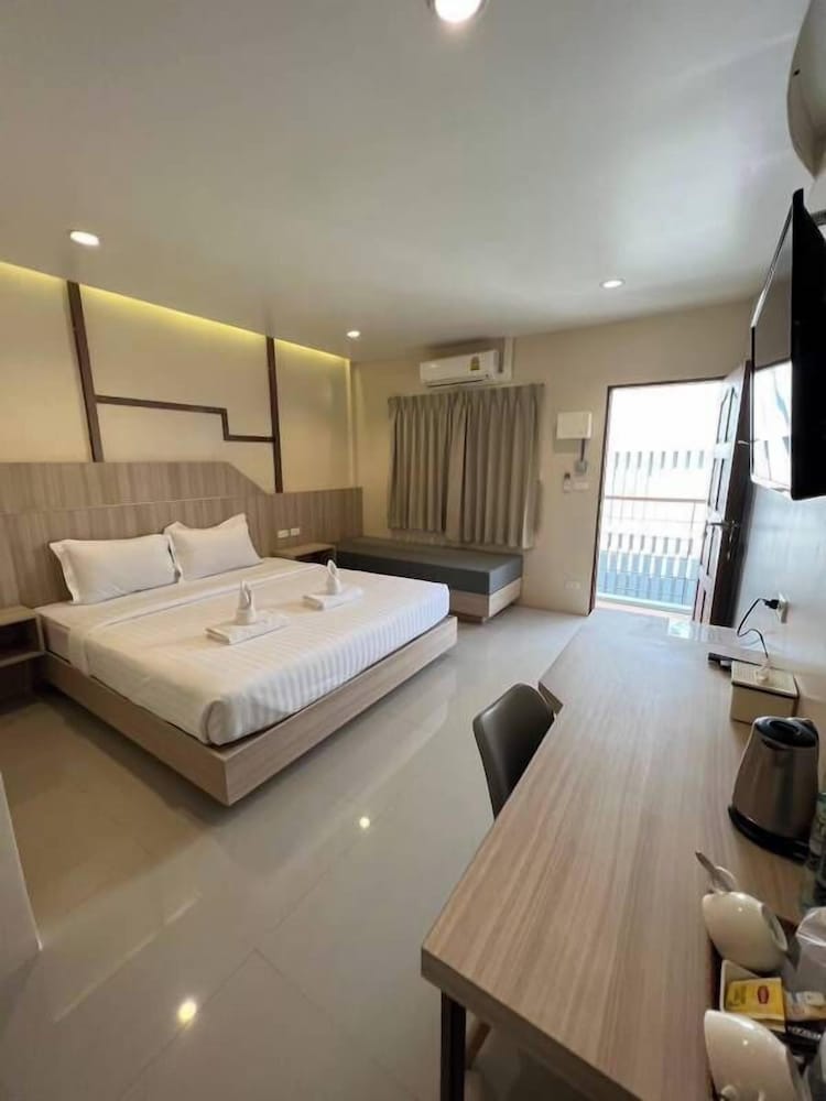 Deluxe Double Room - Photo 27